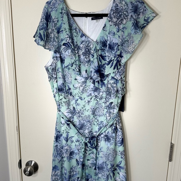 Tommy Hilfiger Women’s Blue & Green Belted Floral Dress Plus Size 20W - Picture 2 of 8